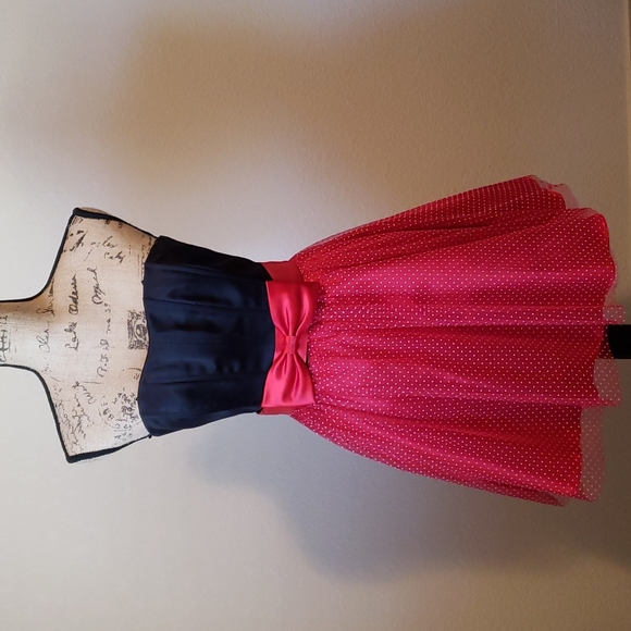 Steppin' Out Dresses & Skirts - Strapless dress